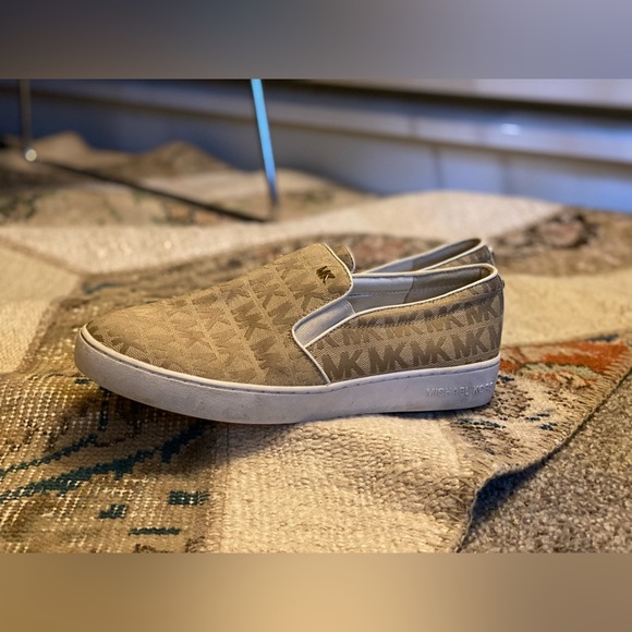 Michael Kors slip on shoes - Picture 2 of 4